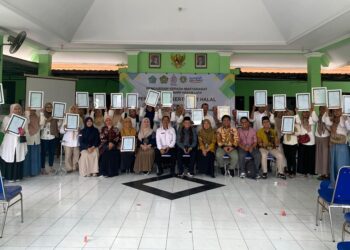 35 Pelaku UMKM Menerima Sertifikat Halal dari UMAHA