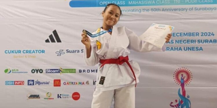 Vivi, Siswi SMP PGRI 1 Buduran Raih Juara Karate Internasional 2024