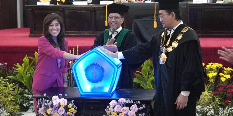 Kembangkan Teknologi, Menteri Meutya Hafid Resmikan AI Center Universitas Brawijaya