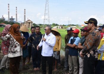 Kunker Menko Zulkifli Dapat Keluhan Petani Sidoarjo