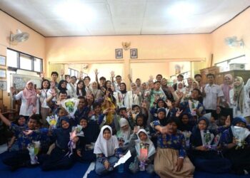 Gen Pelajar Bersama Siswa SLB Dharma Wanita Sidoarjo Kembangkan Potensi