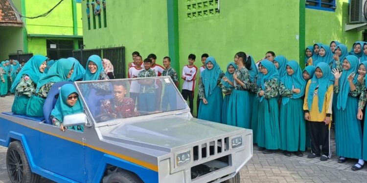 SMK Senopati Sedati Tunjukkan Mobil dan Motor Listrik Hasil Karya siswa