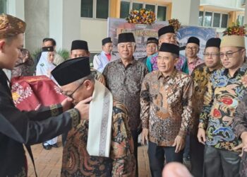 Mendikdasmen Tandatangani Prasasti Gedung Baru SMP dan SMA Raudlatul Jannah