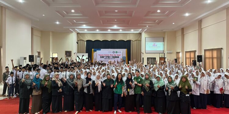 Siswa SMP YPM 1 Taman Dibekali Penguatan Kesehatan Mental Oleh TPM Fakultas Kedokteran Unair