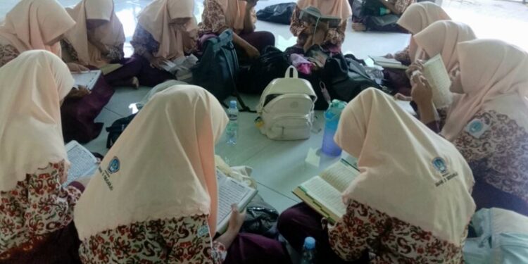 Jaga Keimanan, SMA Negeri 3 Sidoarjo Terus Kuatkan Literasi Baca Al Qura’an Kepada Siswanya