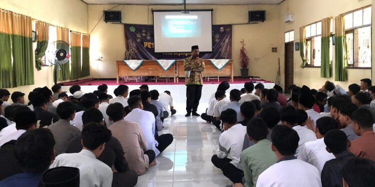 Siswa SMA Negeri 1 Tarik Ikuti “Belajar Tuntas, Ibadah Totalitas, Ramadan Berkualitas”