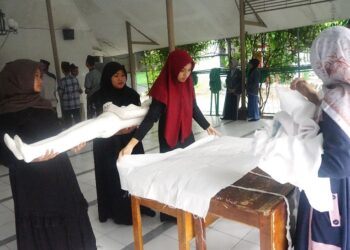 Ikuti Pondok Ramadhan, Siswa SMK Senopati Diajari Merawat Janazah