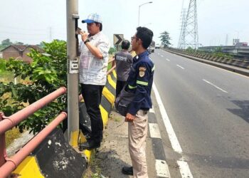 Dishub Sidoarjo Lakukan Perbaikan Lampu Penerang Jalan di Beberapa Tempat