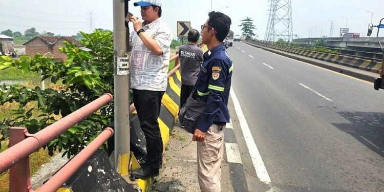Dishub Sidoarjo Lakukan Perbaikan Lampu Penerang Jalan di Beberapa Tempat
