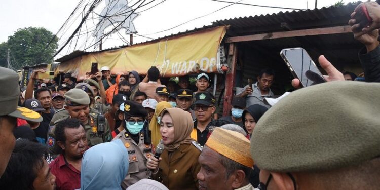 Wabup Sidoarjo, Mimik Idayana Janji Berikan fasilitas PKL Yang Terkena Relokasi.