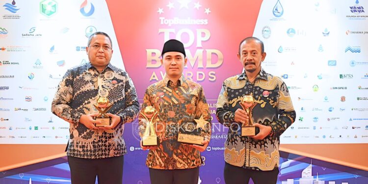 Perumdam Mojopahit Meraih Penghargaan TOP BUMD Awards 2025
