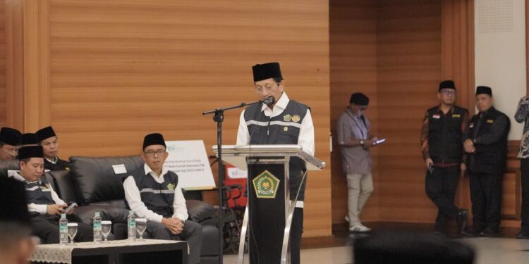 Lepas Jemaah Haji Kloter Perdana, Menag: Jaga Niat dan Kesehatan