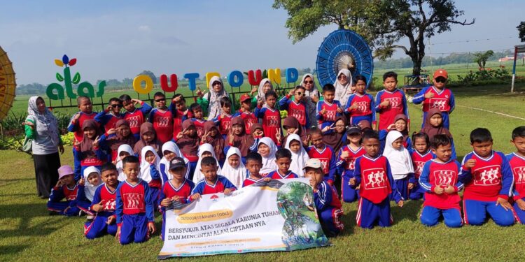 Syukuri Nikmat dan Cintai Alam, SDN Gilang 1 Menggelar ODL di Alas Prambon