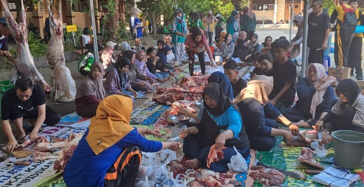 SMP Negeri 1 Sidoarjo Manfaatkan Momen Idul Adha Untuk Tingkatkan Kepekaan Siswa