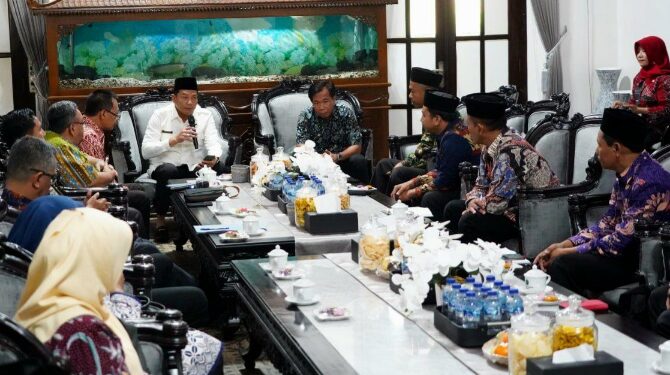 Pemkab Sidoarjo Bahas SD dan SMP Swasta Gratis