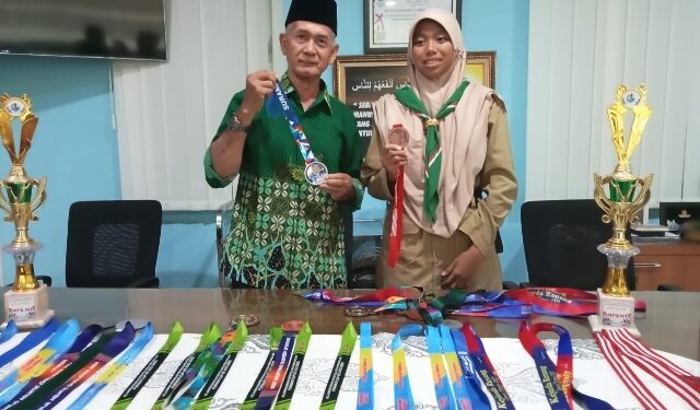 Sering Ikuti Kejuaraan, Zahrah Inas Koleksi 36 Medali dan Piala Renang