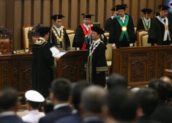 Wali Kota Eri Cahyadi Hadiri Pelantikan Rektor Unair: Perkuat Komitmen Kolaborasi untuk Surabaya