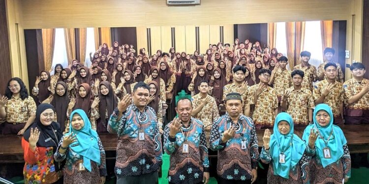 164 Siswa SMAN 4 Sidoarjo yang Masuk PTN, Dapat Apresiasi dari Kepala Sekolah