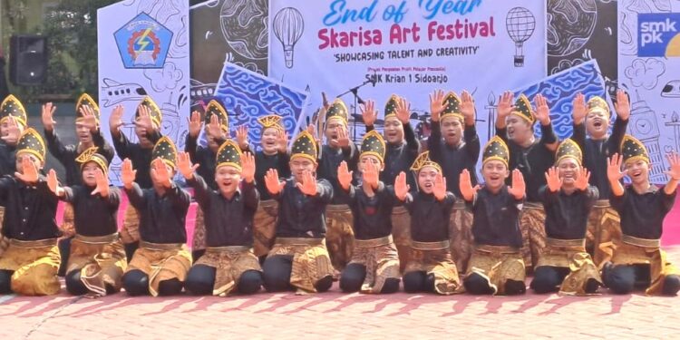 Gelar Bazar dan Pensi Ramaikan Acara Penerimaan Rapot Siswa SMK Krian 1 Sidoarjo