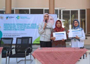 Arzeti Bilbina Sosialisasikan Germas Bersama Poltekes Kemenkes Surabaya di SMK Antartika 2 Sidoarjo