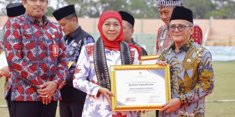 Mas Bupati Rusdi Raih Predikat Tokoh Pembina Koperasi dari Gubernur Khofifah