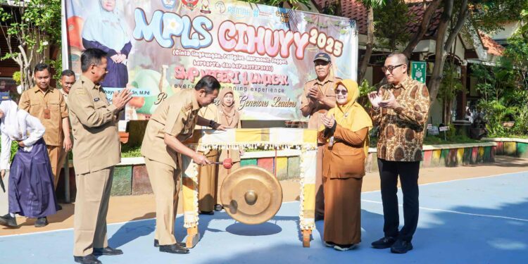 Bupati Yes, Buka MPLS Aman dan Nyaman di SMPN 1 Lamongan