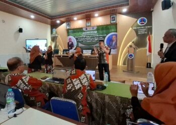 Tingkatkan Kualitas, SMA Negeri 1 Taman Hadirkan Guru Besar Unesa