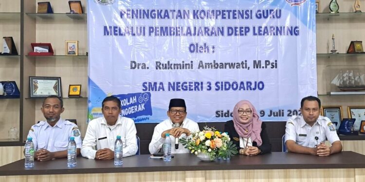 Guru SMA Negeri 3 Sidoarjo Ikuti Workshop Pembelajaran Deep Learning