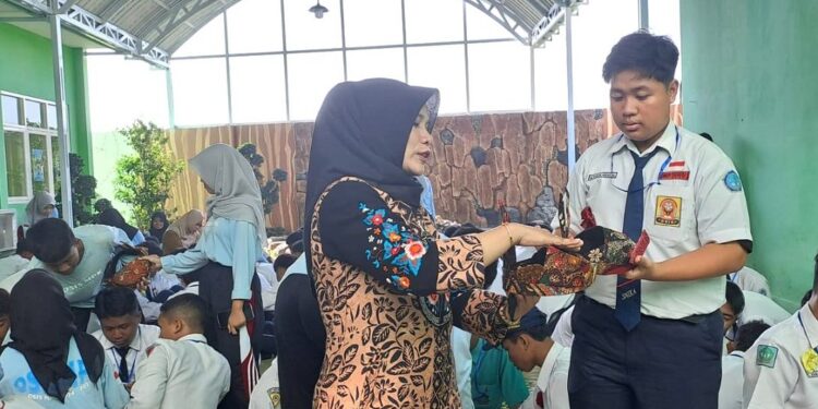 MPLS Ramah SMA Negeri 1 Wonoayu Gandeng KLG Angkat Kearifan Lokal