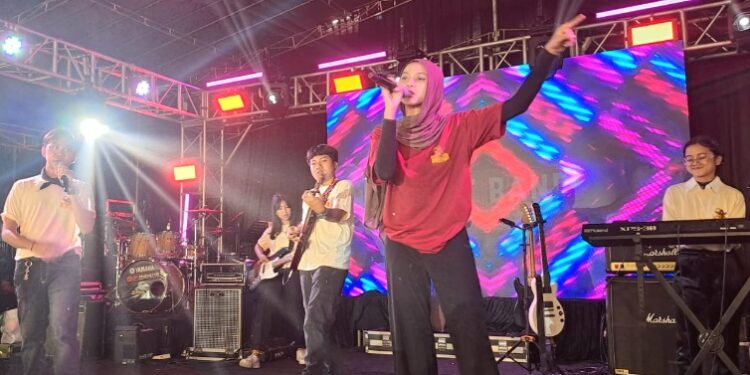 Musik Tradisional Hingga Modern Ramaikan Dreifest 2025 SMAN 3 Sidoarjo