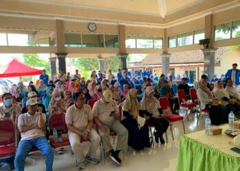 Antusiasme Warga Hadiri Bakti Sosial KKN UMAHA 2025