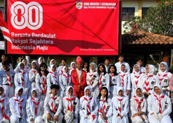 Peringati HUT RI ke-80, SMA Negeri 1 Gedangan Launching Mars SMANIG