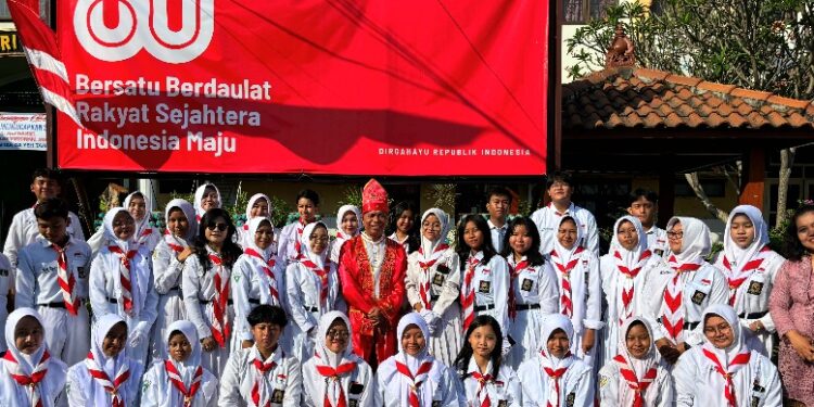Peringati HUT RI ke-80, SMA Negeri 1 Gedangan Launching Mars SMANIG