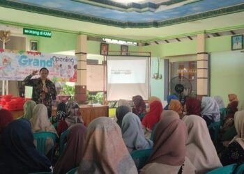 Kepala Desa Tebel, H. Triyono Launching Program ‘Desa Pintar Inggris’