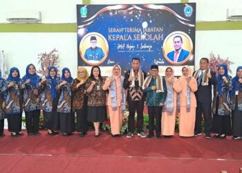 Belum Dua Tahun, Lamiran, M.Pd Antarkan SMAN 3 Sidoarjo Peroleh 252 Prestasi