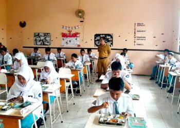 Baru SMK Negeri 1 Sidoarjo Merasakan Program Makan Bergizi Gratis