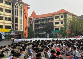 Ribuan Murid YPM Komplek Sepanjang Peringati Maulid Nabi & Aksi Solidaritas Palestina