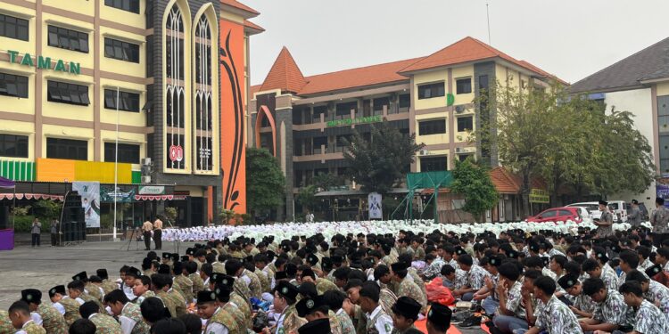 Ribuan Murid YPM Komplek Sepanjang Peringati Maulid Nabi & Aksi Solidaritas Palestina