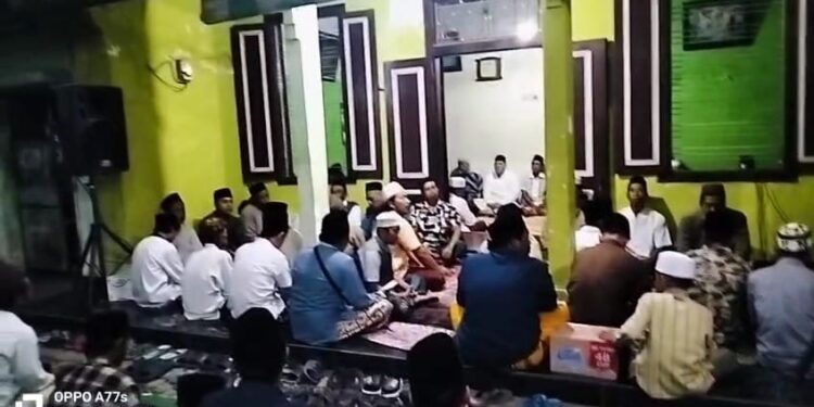 Ndalem Kasepuhan Ngelom Ponpes Ali Arrofi’i, Lestarikan Kegiatan Maulid