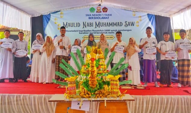 Peringati Maulid Nabi SAW, Siswa SMA Negeri 1 Tarik Bangun Karakter Mulia