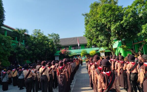 Asah Kemandirian, Ratusan Siswa Bojonegoro Ikuti Ujian Pengukuhan Pramuka Garuda