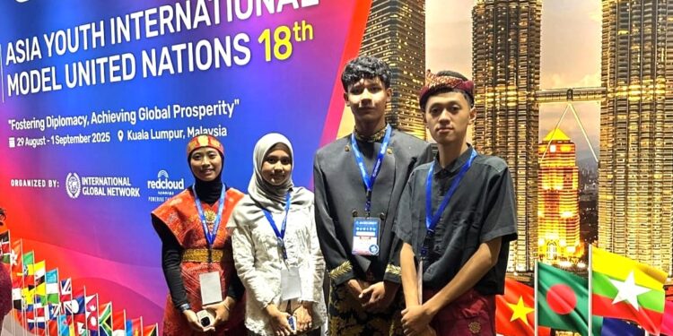 Ada 4 Siswa SMA Al Muslim Sidoarjo Ikuti Kegiatan AYIMUN 18 Malaysia