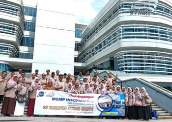 Tingkatkan Kompetensi, MGMP Informatika SMP Sidoarjo ke STMM MMTC Yogyakarta