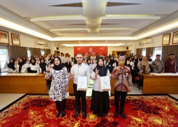 Bupati Ipuk Serahkan SK Pengangkatan 66 PPPK Tenaga Kesehatan dan Teknis