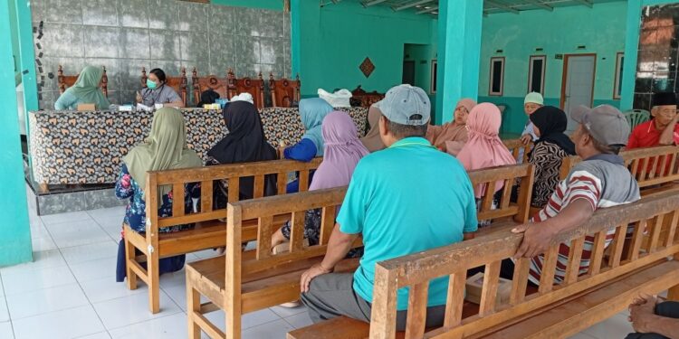 Pemeriksaan Rutin Lansia oleh Dinas Kesehatan Puskesmas Kedungjajang