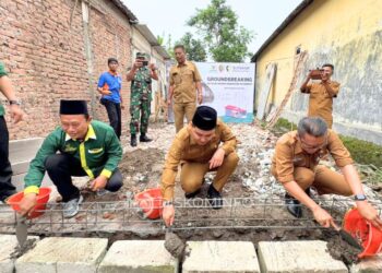 Bupati Albarra Wujudkan Desa Mojopilang Bebas Rumah Tidak Layak Huni