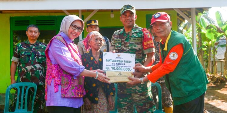 Peringatan HUT ke-80 TNI Bersama Pemkab Perbaiki Rumah Mbok Imuk