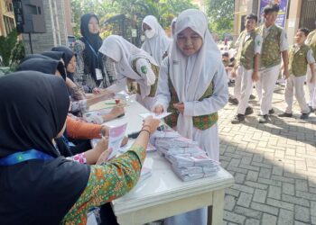 Pemilihan Ketua dan Wakil Ketua OSIS SMP YPM 1 Taman Periode 2025/2026 Berlangsung Meriah