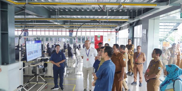 Bupati Syakur Ajak Perusahaan di Garut Serap Tenaga Kerja Terlatih