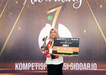 Mufidatul Ummah Guru SDN Plumbon 2 Porong Raih Juara II KISI Award 2025